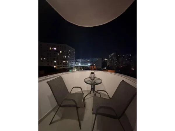 Tirane, jepet me qera apartament 1+1 Kati 7, 60 m² 800 € (MYSLYM SHYRI)