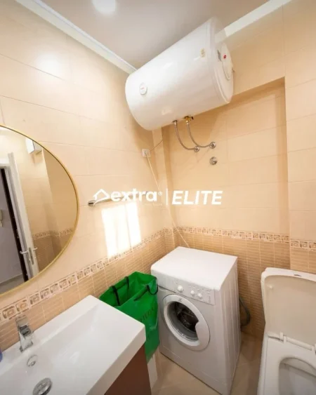 Tirane, jepet me qera apartament 3+1+Ballkon Kati 7, 120 m² 1.200 € (Rruga Isa Boletini)