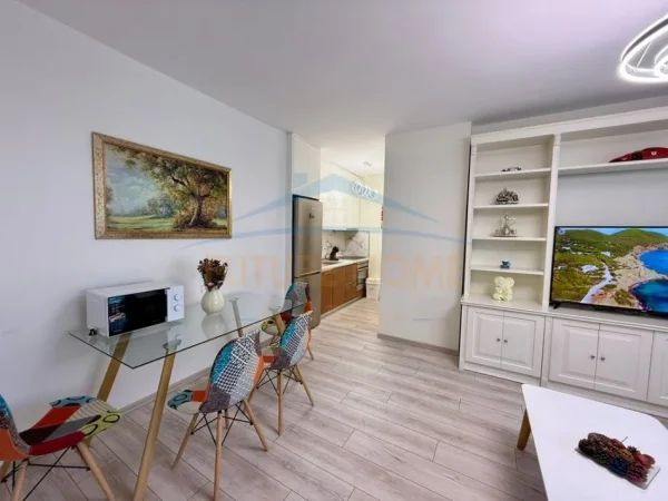 Tirane, jepet me qera apartament 1+1 Kati 8, 70 m² 900 € (RRUGA E KOSOVAREVE)