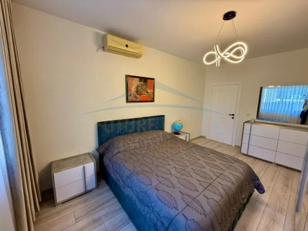 Tirane, jepet me qera apartament 1+1 Kati 8, 70 m² 900 € (RRUGA E KOSOVAREVE)