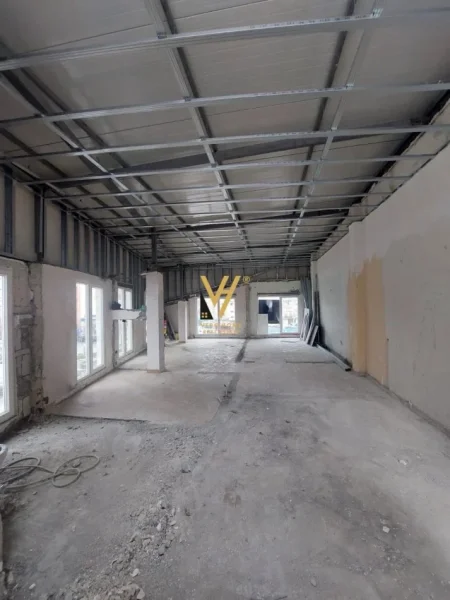 Tirane, jepet me qera ambjent biznesi Kati 0, 255 m² 5.000 € (ZOGU I ZI)