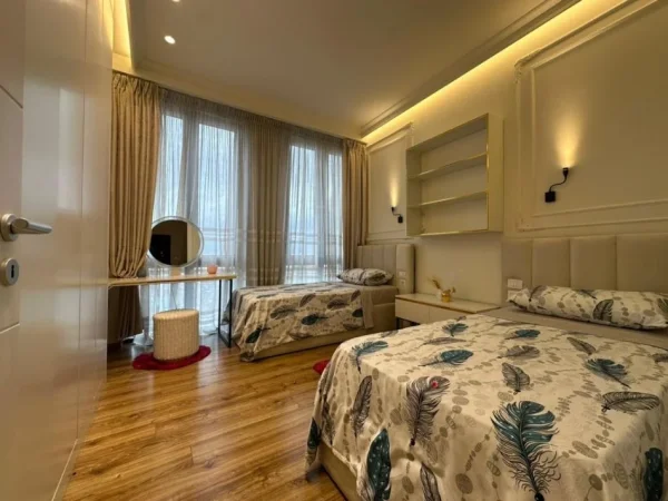 Tirane, jepet me qera apartament 2+1+Ballkon Kati 11, 113 m² 1.600 € (Park Gate Residence)