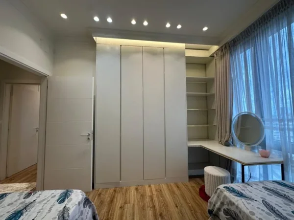Tirane, jepet me qera apartament 2+1+Ballkon Kati 11, 113 m² 1.600 € (Park Gate Residence)