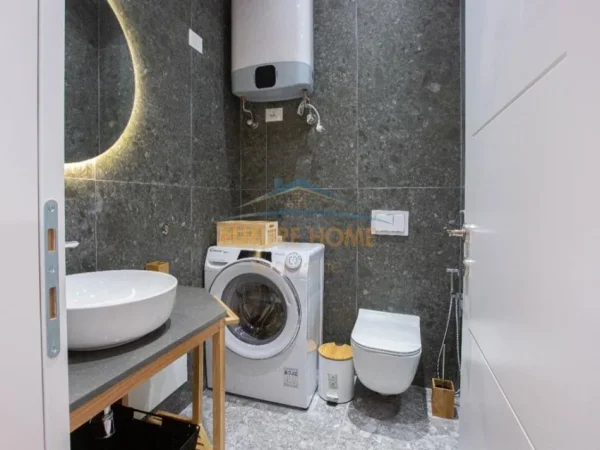 Tirane, jepet me qera apartament 1+1 Kati 5, 72 m² 900 € (SQUARE 21)
