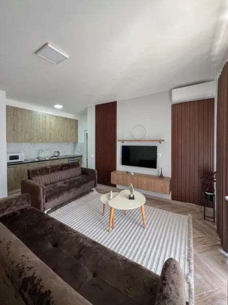 Jepet me Qera Apartament 2+1 ne 5 Maji ,pas Concordit,   700 €uro