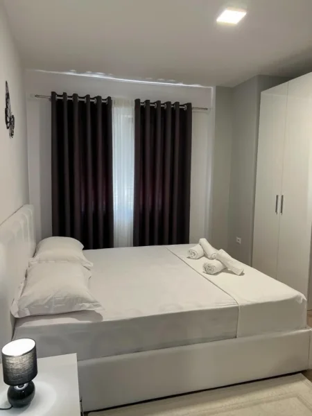 Jepet me Qera Apartament 2+1 ne 5 Maji ,pas Concordit,   700 €uro