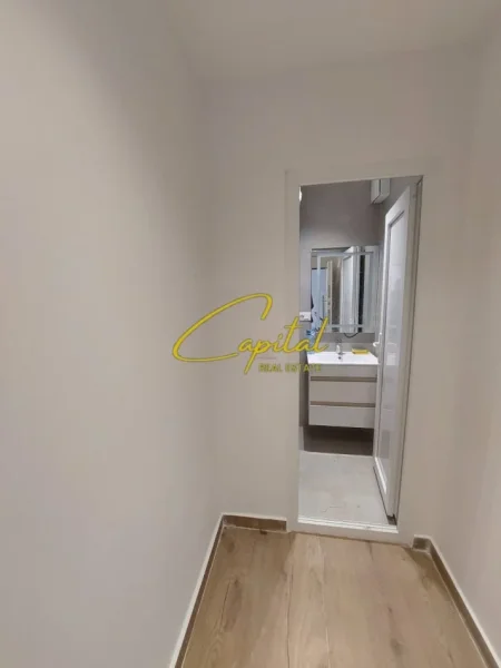 Tirane, jepet me qera ambjent biznesi Kati 0, 50 m² 500 € (PAZARI I RI)