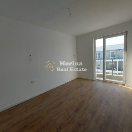 Tirane, jepet me qera apartament 3+1 Kati 8, 125 m² 350 € (Univers City)
