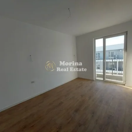 Tirane, jepet me qera apartament 3+1 Kati 8, 125 m² 350 € (Univers City)