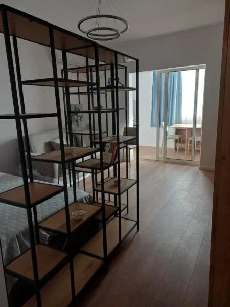 Tirane, jepet me qera garsonier 1+1 Kati 5, 40 m² 500 € (Rr. Myslym Shyri)