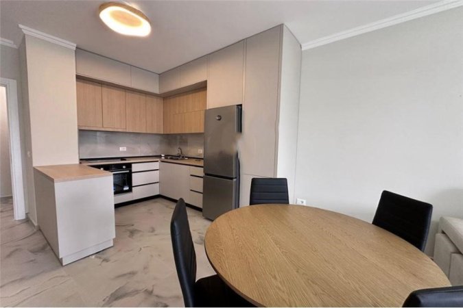 Tirane, jepet me qera apartament 2+1+Ballkon Kati 4, 86 m² 700 € (Kopshti Botanik)