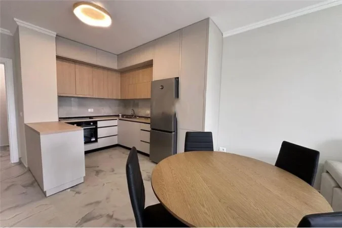 Tirane, jepet me qera apartament 2+1+Ballkon Kati 4, 86 m² 700 € (Kopshti Botanik)
