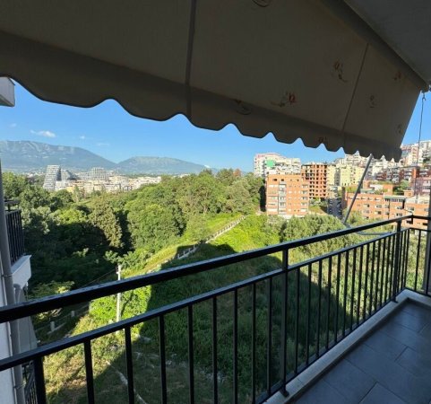 Tirane, jepet me qera apartament 2+1+Ballkon Kati 4, 86 m² 700 € (Kopshti Botanik)
