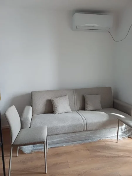 Tirane, jepet me qera garsonier 1+1 Kati 5, 40 m² 500 € (Rr. Myslym Shyri)