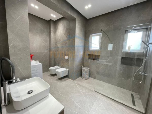 Qera, Apartament 3+1+2, Kopshti Botanik, Tiranë.