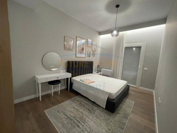 Qera, Apartament 3+1+2, Kopshti Botanik, Tiranë.