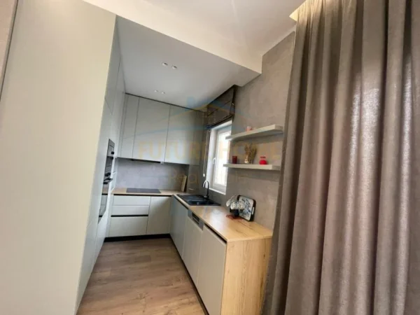 Qera, Apartament 3+1+2, Kopshti Botanik, Tiranë.