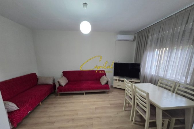 Tirane, jepet me qera apartament 1+1 Kati 3, 65 m² 430 € (PORCELAN)