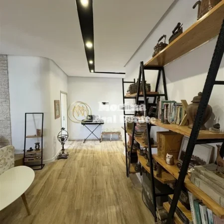 Tirane, jepet me qera apartament 2+1 Kati 5, 114 m² 800 € (Stacioni i Trenit)