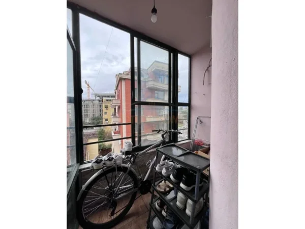 Tirane, shitet apartament 2+1+Ballkon Kati 3, 81 m² 219.000 € (21 Dhjetori)