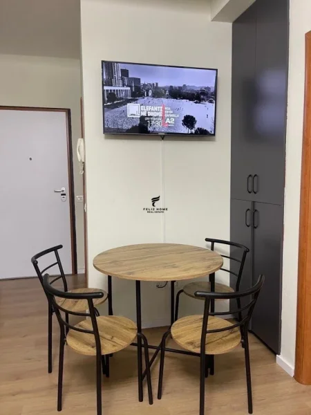 Tirane, jepet me qera apartament 1+1 Kati 5, 63 m² 600 € (KOMUNA E PARISIT)