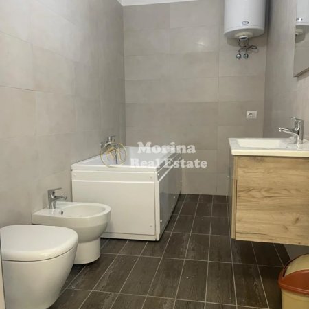 Tirane, jepet me qera ambjent biznesi Kati 8, 70 m² 800 € (Myslym Shyri)