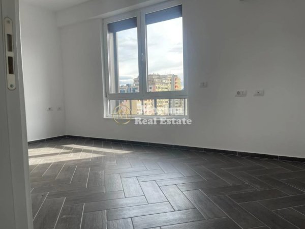 Tirane, jepet me qera ambjent biznesi Kati 8, 70 m² 800 € (Myslym Shyri)