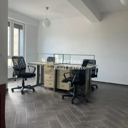 Tirane, jepet me qera ambjent biznesi Kati 8, 70 m² 700 € (Myslym Shyri)