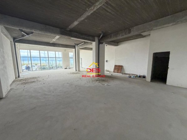 Vlore, jepet me qera ambjent biznesi Kati 0, 170 m² 3.500 € (Lungomare)