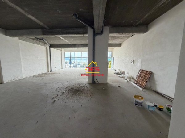 Vlore, jepet me qera ambjent biznesi Kati 0, 170 m² 3.500 € (Lungomare)