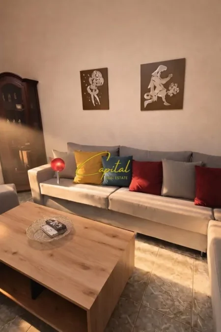 Tirane, jepet me qera apartament 2+1 Kati 3, 80 m² 500 € (RRUGA E DIBRES)