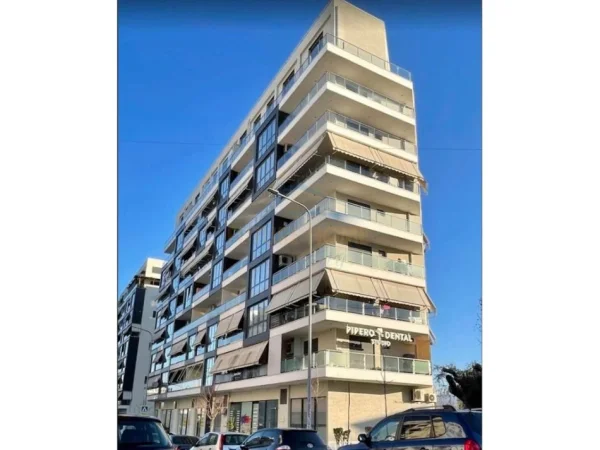 Tirane, shitet ambjent biznesi Kati 0, 624 m² 1.390.000 € (21 Dhjetori)