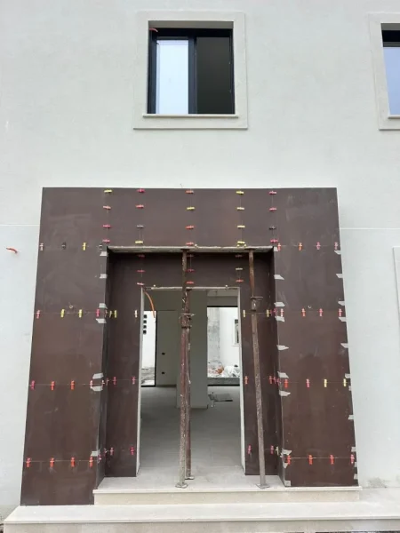 Spille, shitet Vile 3+1+Aneks+Ballkon Kati 2, 350 m²  (Spille,Kavaje)