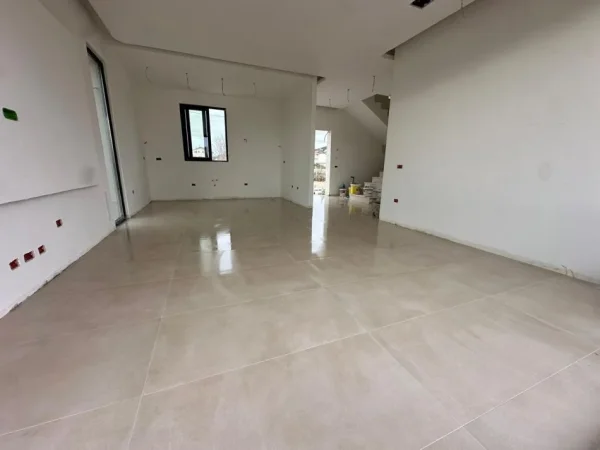 Spille, shitet Vile 3+1+Aneks+Ballkon Kati 2, 350 m²  (Spille,Kavaje)