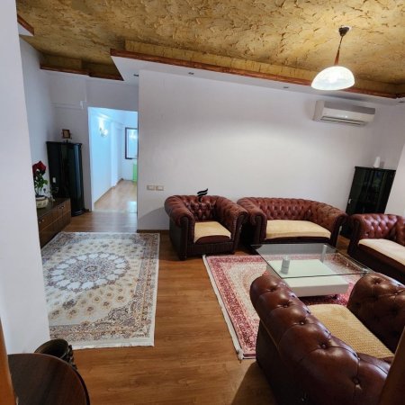 Tirane, jepet me qera apartament 2+1 Kati 2, 95 m² 550 € (KODRA E DIELLIT)