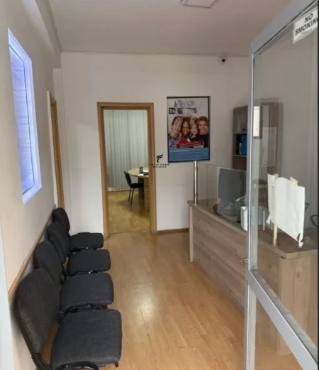 Tirane, jepet me qera zyre Kati 2, 61 m² 500 € (RRUGA E ELBASANIT)