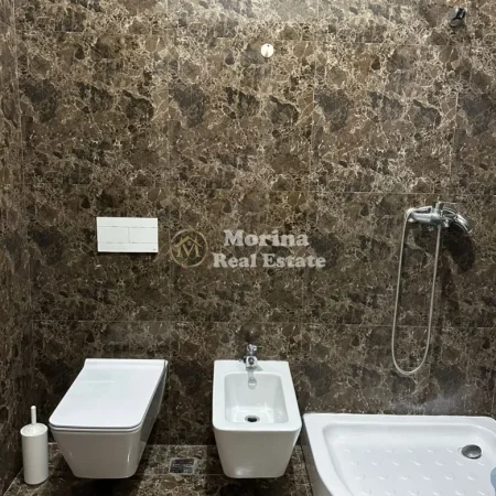 Tirane, jepet me qera apartament 2+1 Kati 8, 110 m² 750 € (Zogu i Zi)