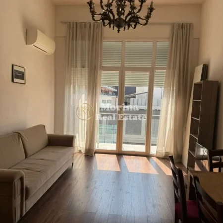 Tirane, jepet me qera apartament 2+1 Kati 8, 110 m² 750 € (Zogu i Zi)