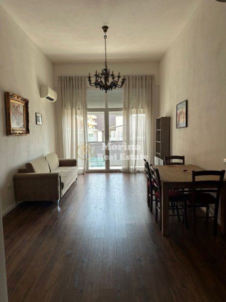 Tirane, jepet me qera apartament 2+1 Kati 8, 110 m² 750 € (Zogu i Zi)