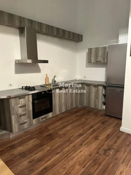 Tirane, jepet me qera apartament 2+1 Kati 8, 110 m² 750 € (Zogu i Zi)