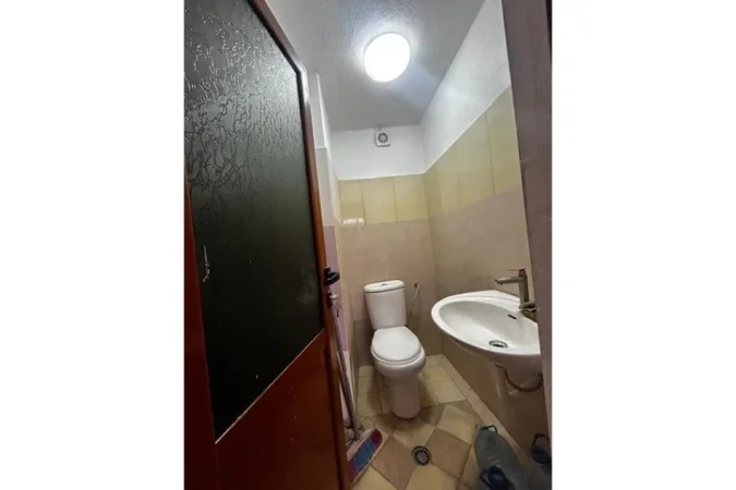 Vlore, jepet me qera , 