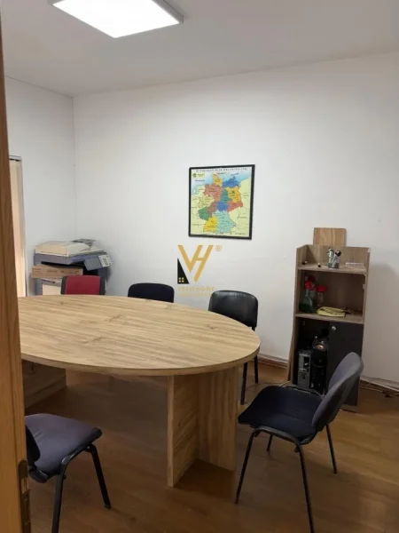 Tirane, jepet me qera zyre Kati 2, 60 m² 500 € (RRUGA E ELBASANIT)