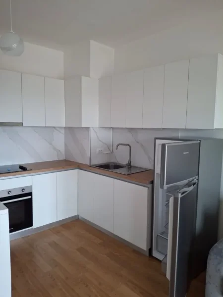 Tirane, jepet me qera garsonier 1+1 Kati 8, 50 m² 40.000 € (Zogu i zi)