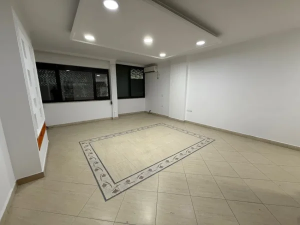 Tirane, shitet apartament 3+1 Kati 5, 167 m² 500.000 € (BLLOKU)