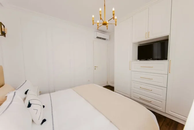 Tirane, jepet me qera apartament 1+1+Ballkon Kati 9, 75 m² 600 € (ASTIR)