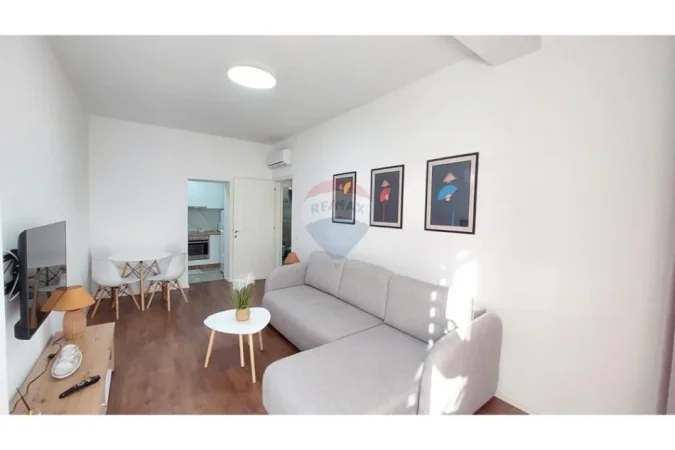 Tirane, jepet me qera apartament 2+1 Kati 4, 110 m² 1.200 € (Komuna e Parisit)
