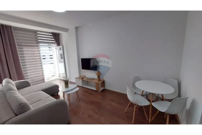 Tirane, jepet me qera apartament 2+1 Kati 4, 110 m² 1.200 € (Komuna e Parisit)