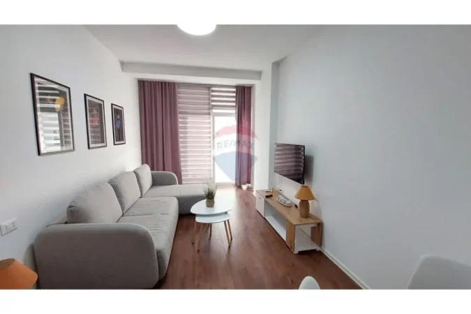 Tirane, jepet me qera apartament 2+1 Kati 4, 110 m² 1.200 € (Komuna e Parisit)