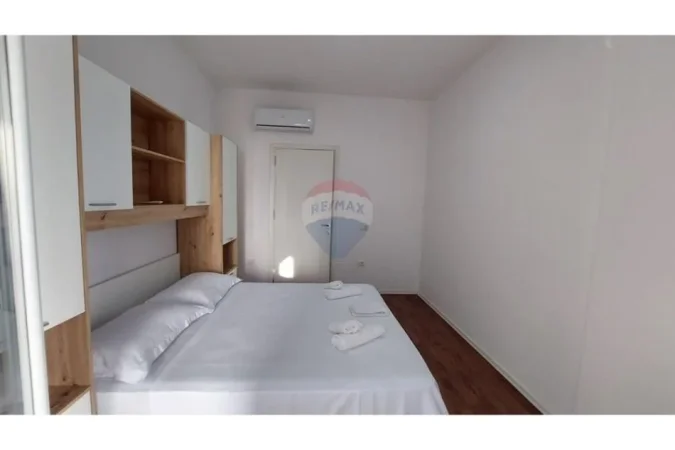 Tirane, jepet me qera apartament 2+1 Kati 4, 110 m² 1.200 € (Komuna e Parisit)