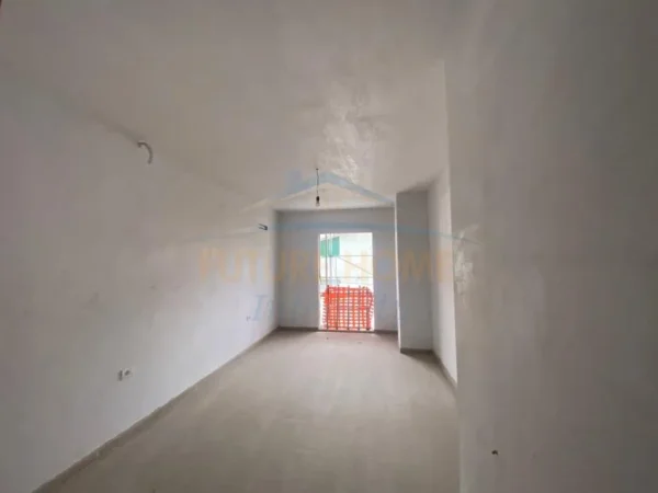Tirane, shitet apartament 1+1+Ballkon Kati 1, 74 m² 136.000 € (Rruga Jordan Misja)